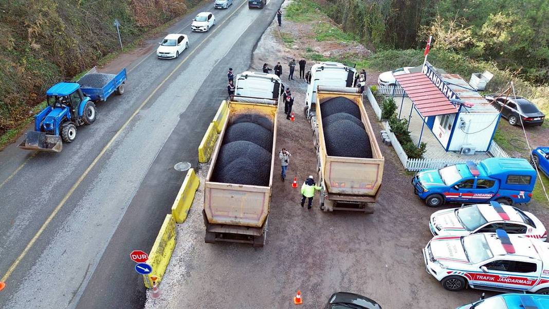 O kentte sıkı denetim: Didik didik kontrol ediliyor! Polisin verdiği broşür dikkati çekti 3